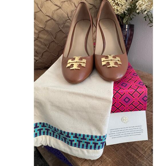 Tory Burch Raleigh Wedge Pumps Brown Leather Nutria Gold Sz. 7.5 - Picture 2 of 7